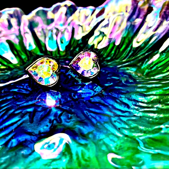 Yves Saint Laurent Vintage Iridescent Aurora Borealis Crystal Heart Earrings - Picture 2 of 9